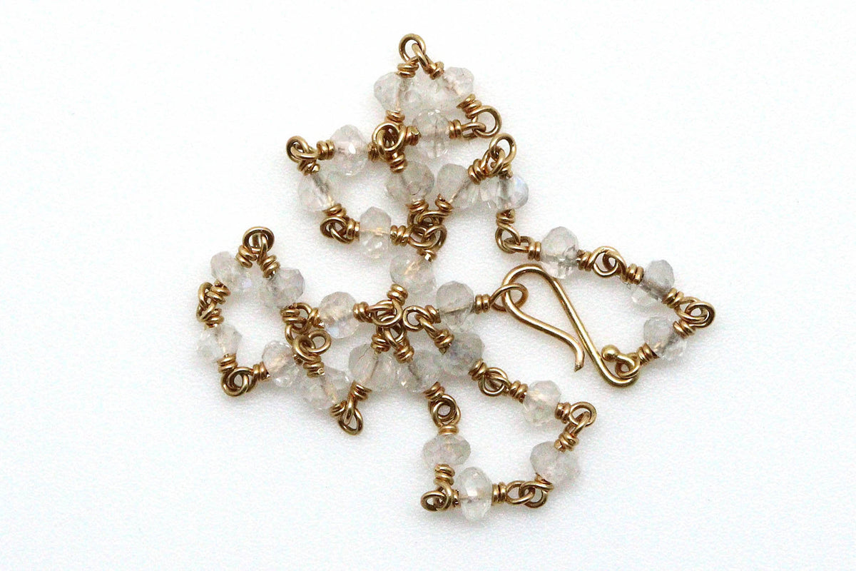 Bracelet - 18k gold, Rainbow Moonstone