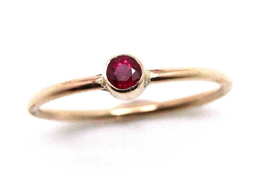 Rings - 14k gold, Ruby