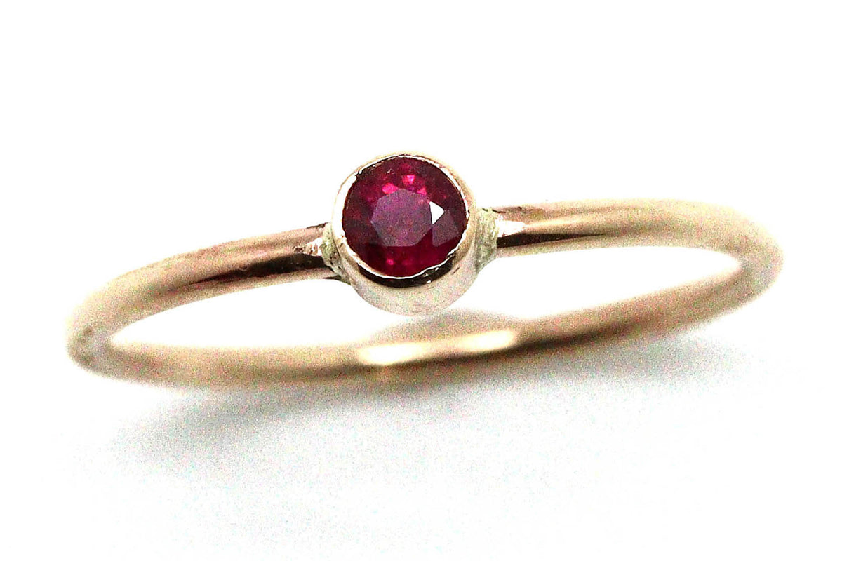 Rings - 14k gold, Ruby